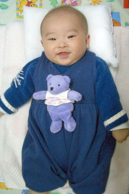 baby-2004-1208-002.jpg